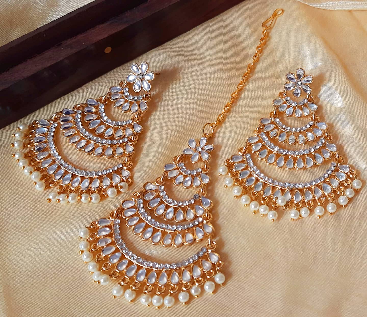 Mangtika and earring on sale set