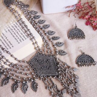 Floral Layered Necklace Set, Matt Black